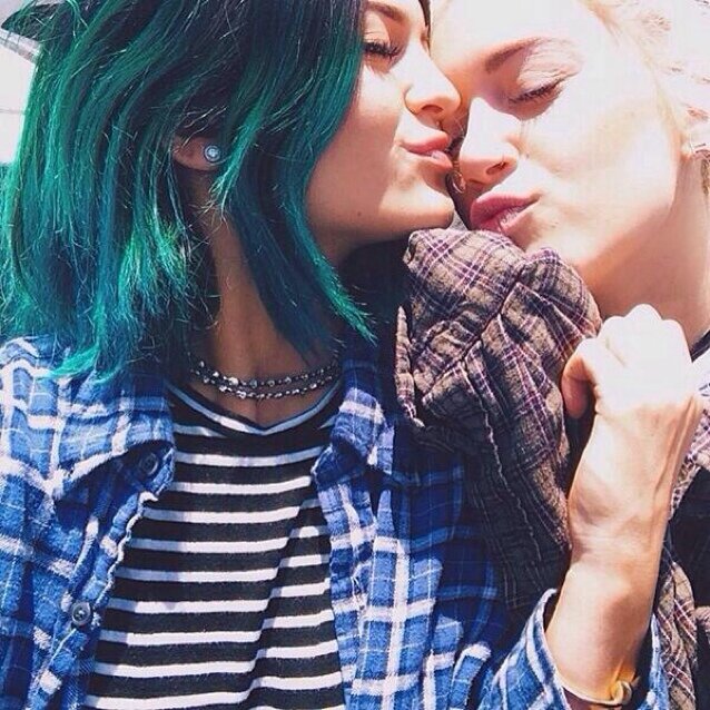 legitimatekj's profile picture. wtf