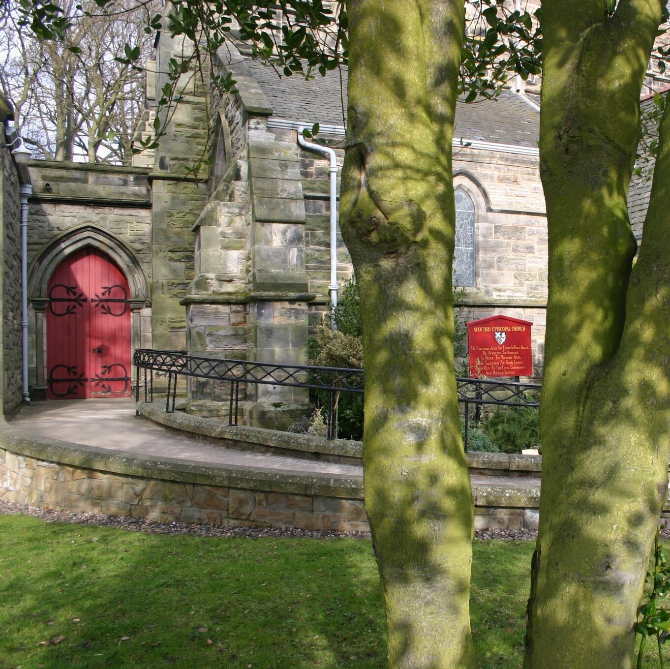 Welcome! We're a charge of the Scottish Episcopal Church offering creative use of familiar liturgy, strong preaching and regular Eucharistic celebration.