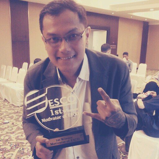 praktisi online marketing & pembicara seminar entrepreneurs and i run these @30XJEANS & @StaJayaJeans | Seminar Booking Contact : sms : 08812260776