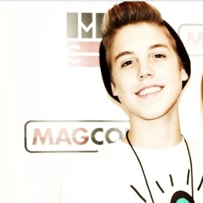 This is a free follow I'm trying to help out @EspinosaDaBae please RT this for her https://t.co/GpFPd0MYtz