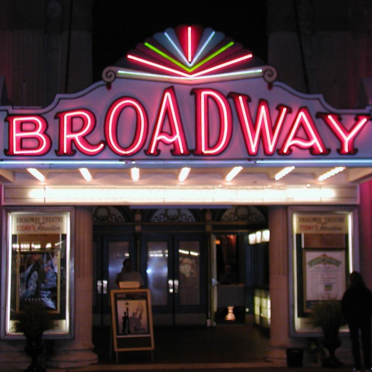 miserablefic's profile picture. E como você vai para Nova York? Vai se prostituir também, como outras atrizes?
Se é isso que eu preciso fazer pra sair daqui, então sim.
Autora @savehaleb