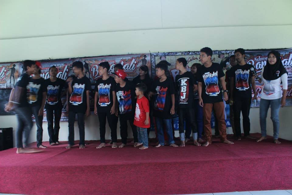 DodhyKbjsby's profile picture. 