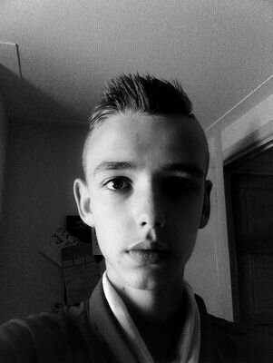 Siebren // 14 jaar - Staring College B2H - voetbal Links back - drummen // FCT !