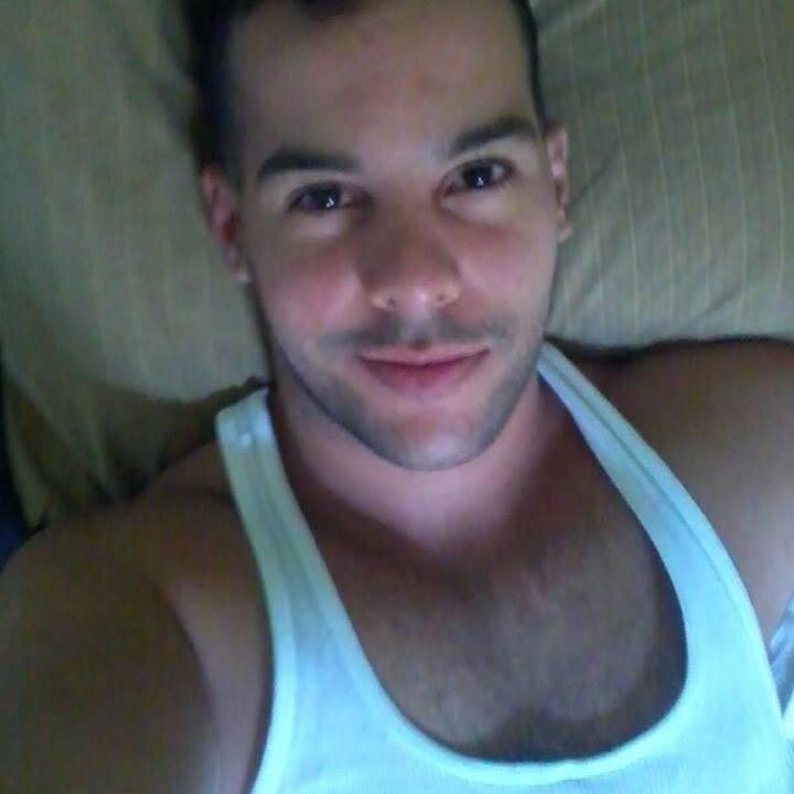 Tenho como profissão dj e personal trainer. viajo me apresentando como dj e trabalho em academia como personal trainer.
Whatsapp:
03384472840