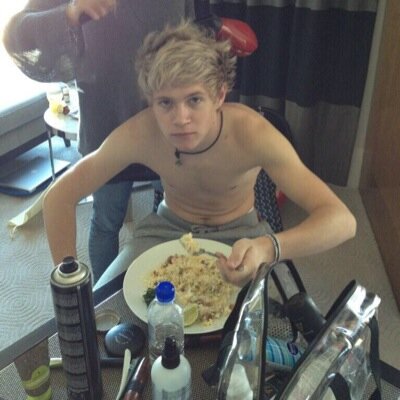 rt my rts and ill rt you anything you want in @zaynmpr or in @whiskayn just ask thank you:)