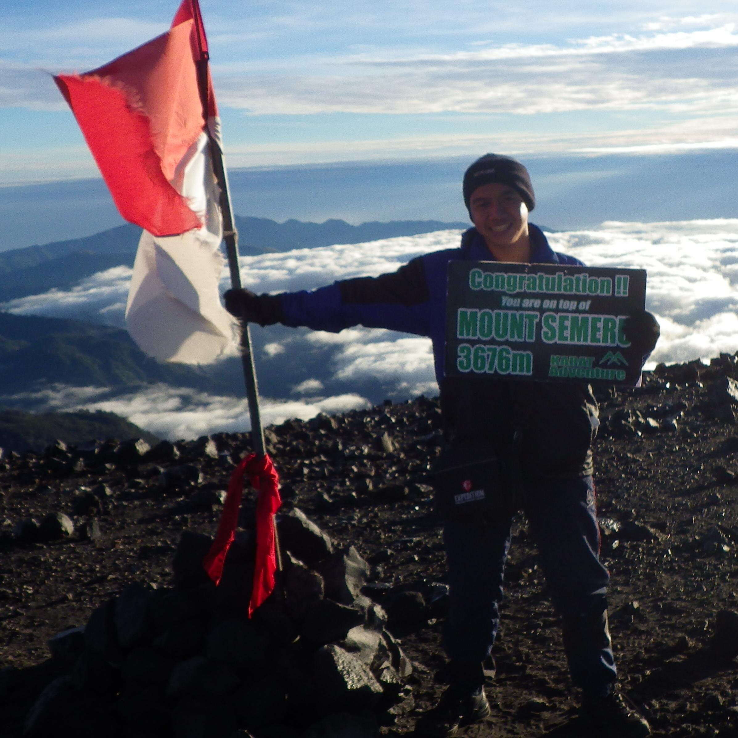 EndlessJourneyE's profile picture. An adventurer who walks an endless journey. Wanted to go to every country,highest mountain,deepest ocean, until the furthest galaxy.