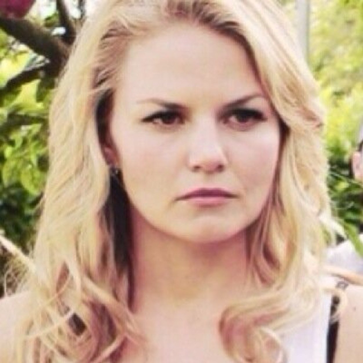 _EmmaSwan_OUAT's profile picture. I'm the savior, right? I'm supposed to bring back all the happy endings. Mother: Snow White & Father: Prince Charming