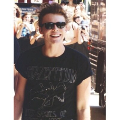 Free follow from @ashtonidc