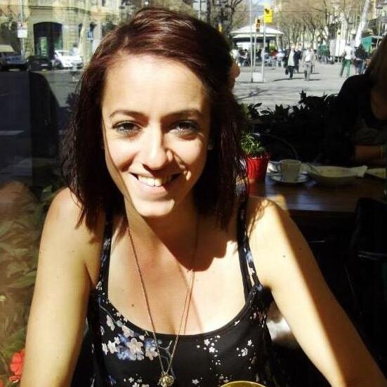 PR Account Executive. I'm a smoked salmon and garlic lover, rose wine addict and an iron phobic.