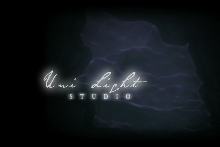 Uni Light Studio is a production company based in Los Angeles. We are dedicated to creating beauty in commercial and experimental digital media.