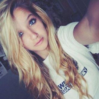 TomlinsonEllu's profile picture. Cuddles, Disney, Bands, Pandas, Food, Internet, Wifi, Penny Boarding, Soccer c: