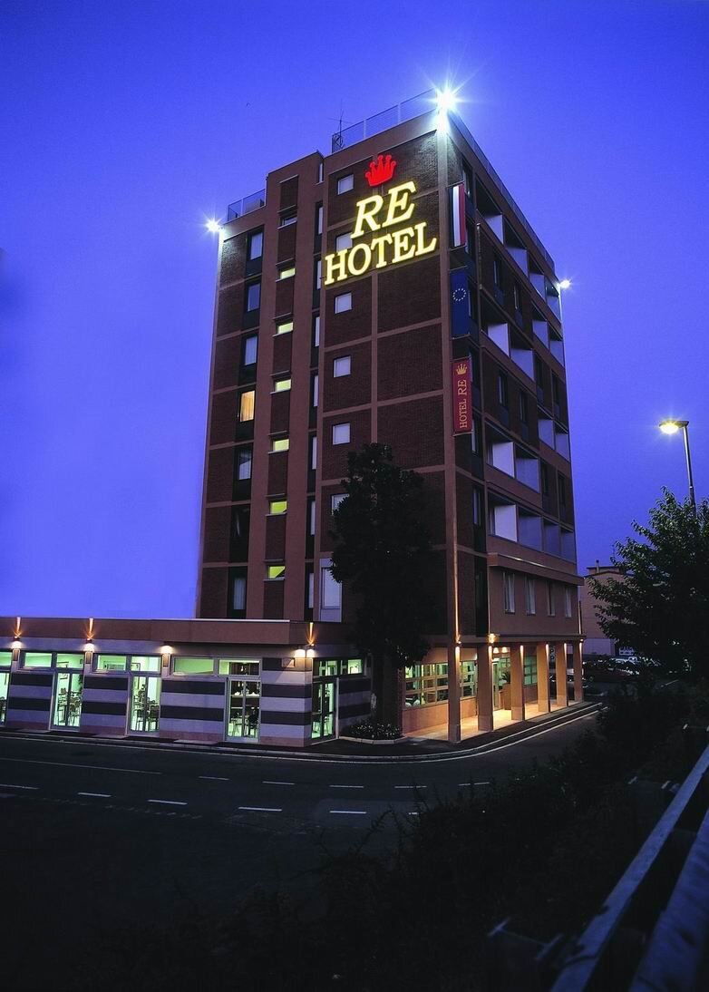 Hotel RE Lissone
Via Nuova Valassina 110
20851 Lissone (MB)
X info Tel. 039271181   Mail. info.lissone@hotelre.it