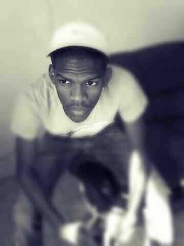Lil wayne's biggest fan also love S.A underground Hip-Hop(Spaza)