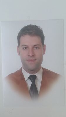 Porque la vida se compone de ilusiones y tu puedes ser una!!! Amante de los sueños, ambicioso y caprichoso, con ganas de volar!! Aprendiz de la vida y mas (: