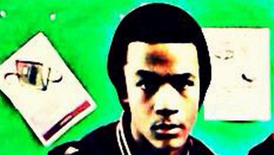 In 15 years old n the only thing I love to do more than anything is rapp n my #1 dream is to be sign to YMCMB because I know I'm the next big 4 me n my family
