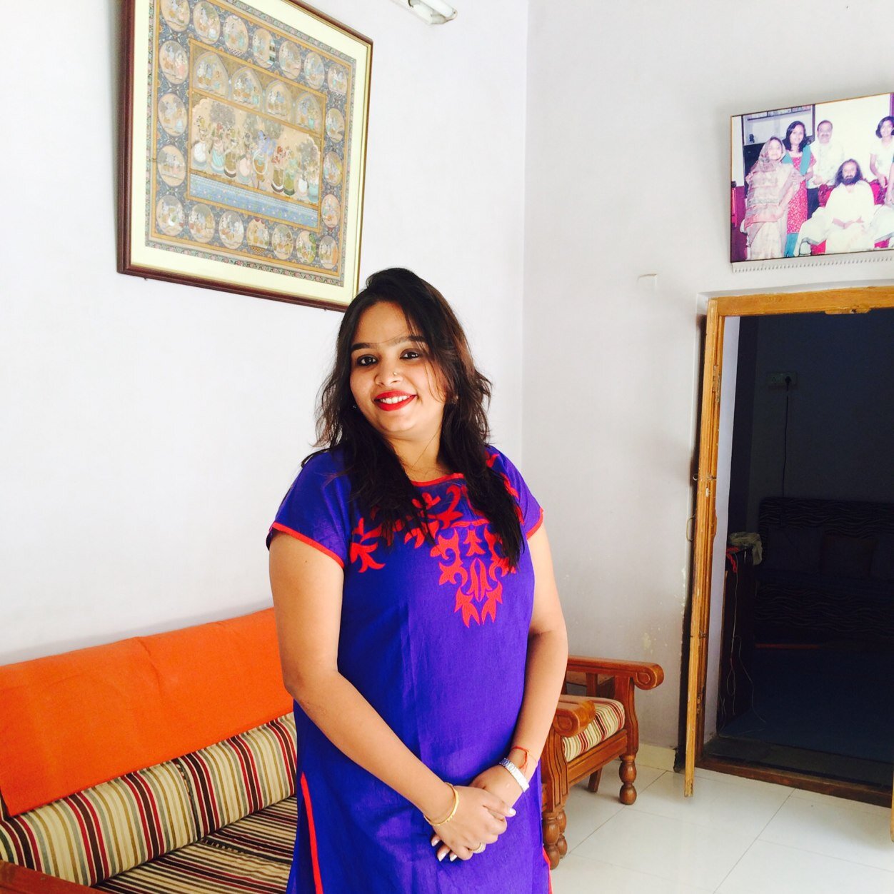 A movie buff who enjoys her coffee and books.. her cars and travels.. love to review movies for friends:)