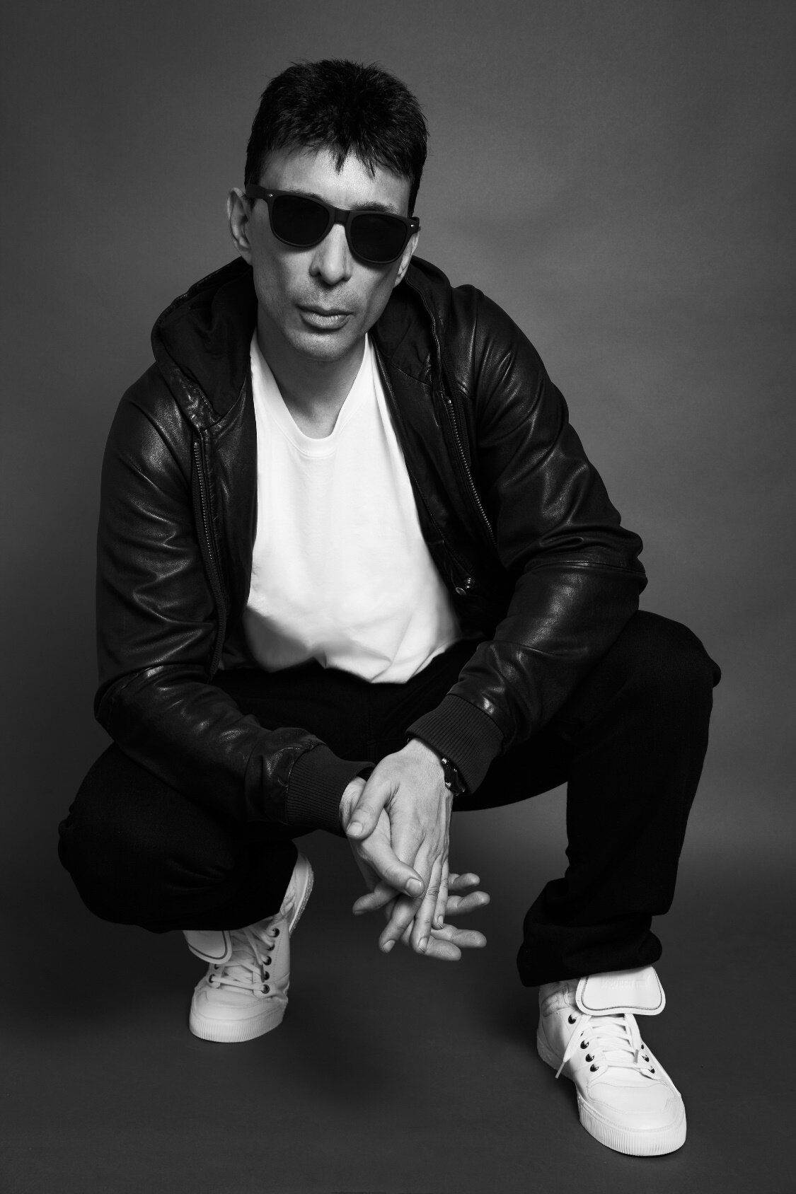 Music producer whose sound is a mix of all styles that influence and speak to me: psychedelic meta-urban. For bookings contact: jayfugotti@gmail.com