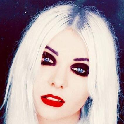 Taylor Momsen's (@taylormomsen) gorgeous lyrics and wise words deserve to be shared with the world!