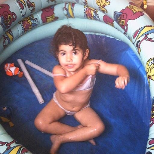 Oi,meu nome é gabrielle tenho 11 anos e gosto de ir a praia,tomar sorvete,brincar e assistir rebeldes,sou fã da Roberta.