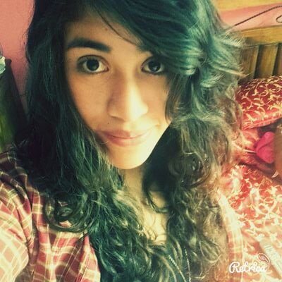 I’m not a hearts and flowers kind of girl, I don’t do romance 
Esta es mi cuenta de adolescente frustrada/con sueño.