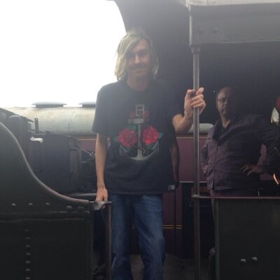 I love train am 19 years old i love simpsons and top gear x