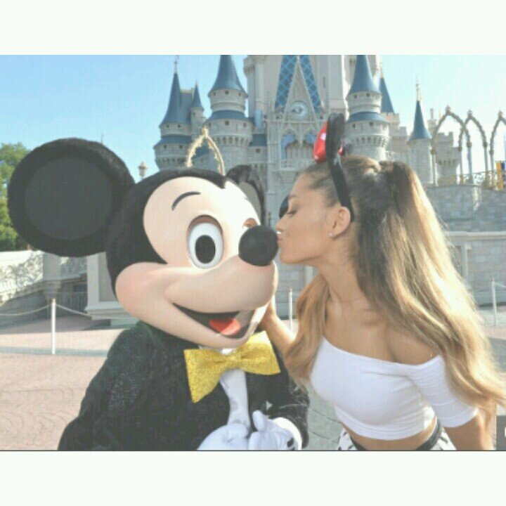 i've been there for ariana when she had red hair and i'll be there for her when she is grey ♡ Got also a little obbsesion with Luke Hemmings