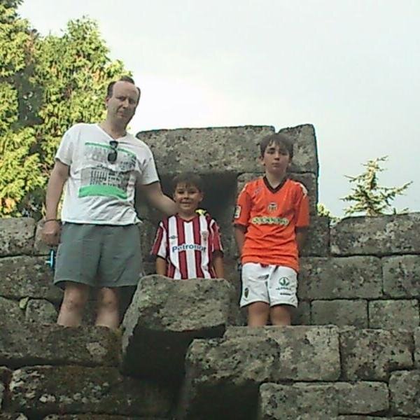 enrique5Puyi's profile picture. Defensa central del Sagrado,Infantil de primer año.Socio número 1997 del Ponte.El Valencia,una pasión,un sentimiento,una ilusión.Redactor jefe en @faltadirect