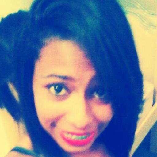 • ★,,Pensar em você antes de dormir já virou rotina.