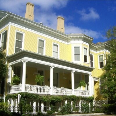 Historic 12-room bed and breakfast located steps from Forsyth Park. Full breakfast, appetizer hour, late-night desserts. Wedding and getaway pkgs available.
