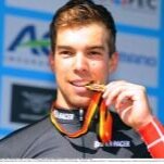 Supportersclub van de Belgische Kampioen wielrennen Elite met contract Jens Debusschere
