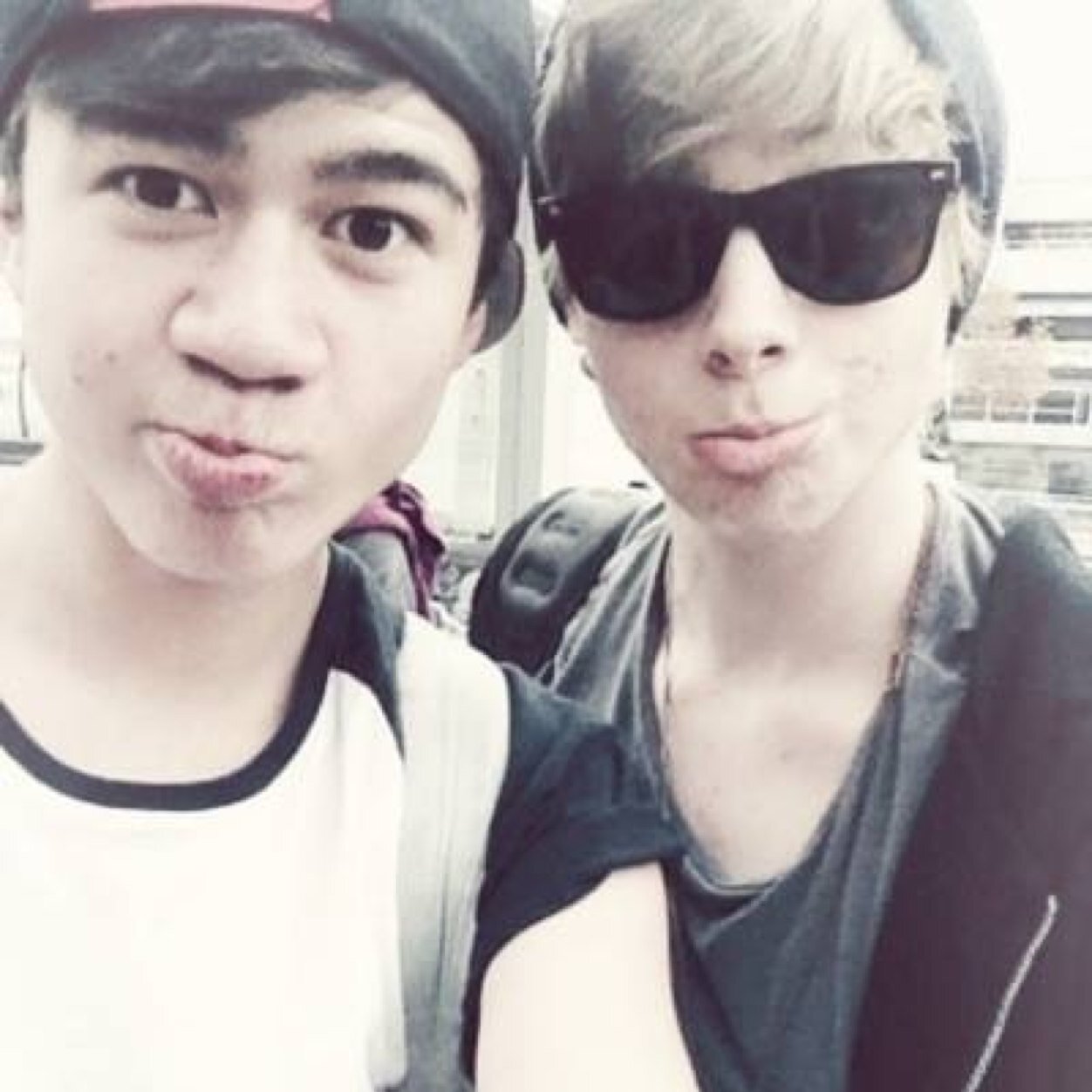 powpowbio's profile picture. Can you follow @little_imagine please? ❤ @iwantamnesia @pxnkedirwin