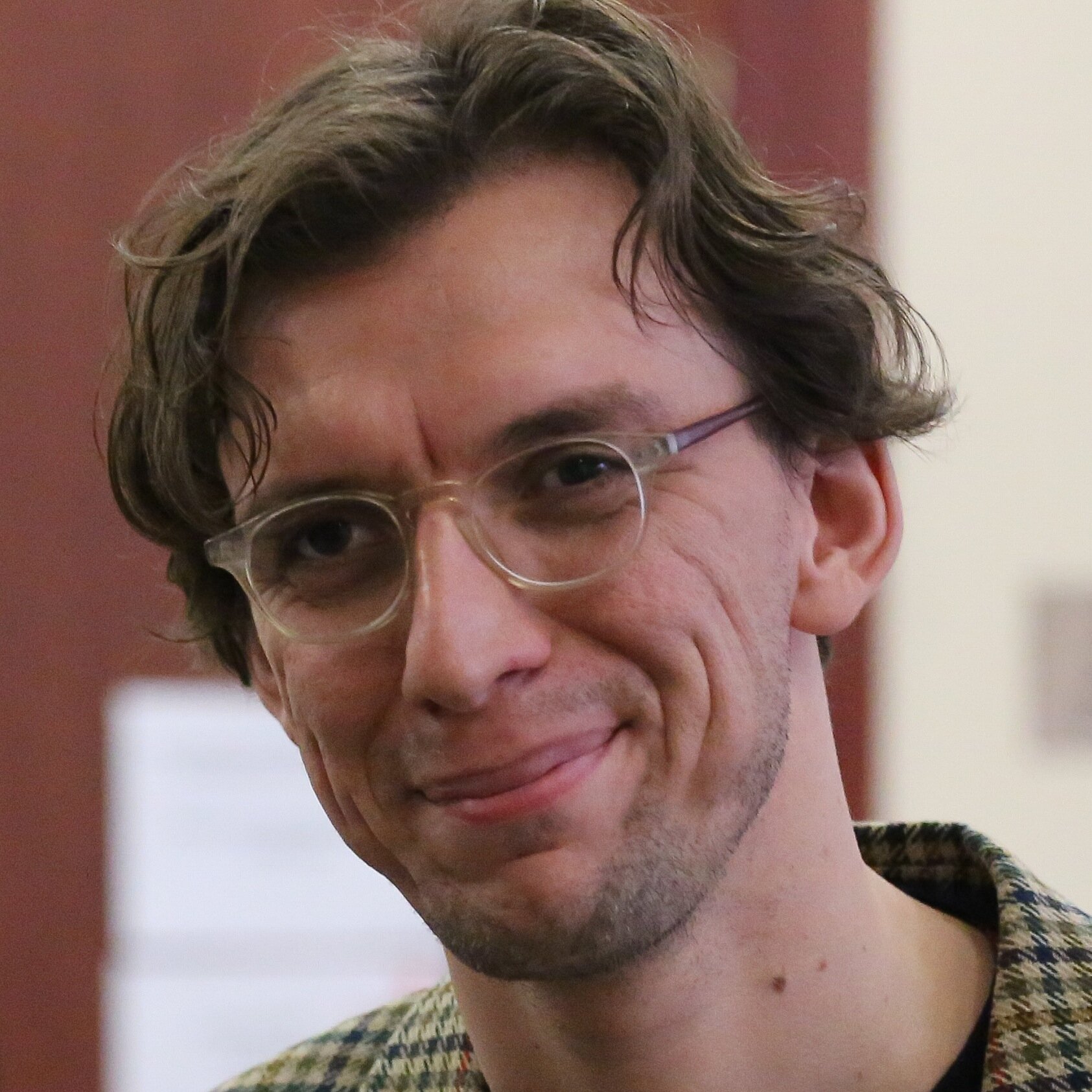 HakkiKurtulus's profile picture. Film Director, Scriptwriter and historian.
Senarist, yönetmen, yapımcı ve kültür tarihçisi.