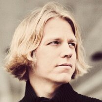 Musician and DJ from Lund, Sweden, 50% of @sallyshapiro. https://t.co/YxEE5DxaBA https://t.co/1TQuUM6tEX https://t.co/hzoaQOJirk