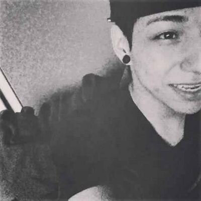 fcsters_'s profile picture. Kiss French.