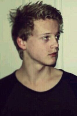 SanderdeFlon's profile picture. Titt Titt