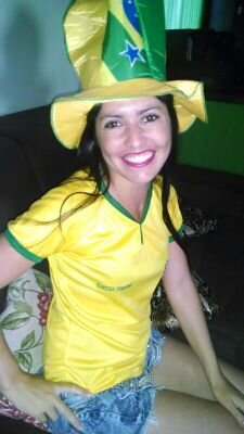 Casada,mãe da princesa mais linda e apaixonada no Corinthians. Aquariana 25 anos amooo viver a vida e o futebool também. Corinthians minha vida.  Corinthians me