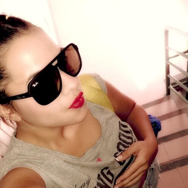 SoyWaleska's profile picture. Radio + mi amor + vida feliz