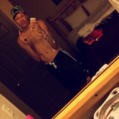 AndreHouze's profile picture. Im half white boy half nigga and i still ball better than you