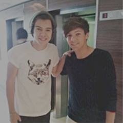 larry  todo 
tu  nada