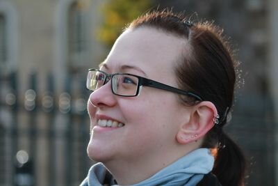 Anglophile, mad about cats, Doctor Who, Tottenham Hotspur, chocolate & knitting
