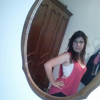 gema_015's profile picture. happy :)