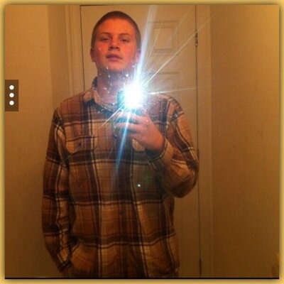 My names Dalton kik: dylan_seay72 snapchat: dalton.seay2 I play football for South Paulding Proud country boy! Super Heroes weas dog tags not capes!
