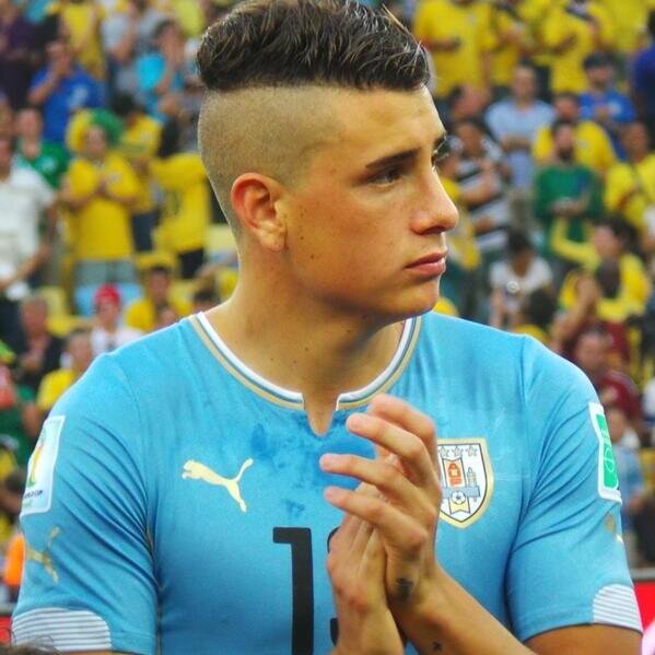 José María Giménez de Vargas es un futbolista uruguayo Juega en el Atlético de Madrid de la Primera División de España y en la Selección Uruguaya Creado02/07/14