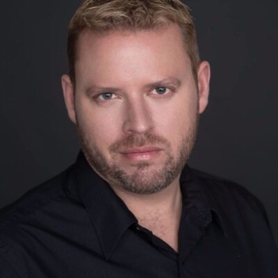 Screenwriter/actor/singer, 3x AFF 2nd Rounder, Universal Writer's Lab Semi-Finalist, WGF Veterans Fellowship 2025, gay, sci-fi/fantasy/DC comics nerd, Trekkie