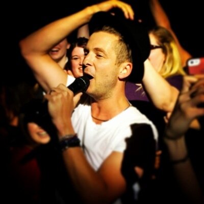 1lifeincoloR's profile picture. Everything that drowns me make me wanna fly. 1R all the way