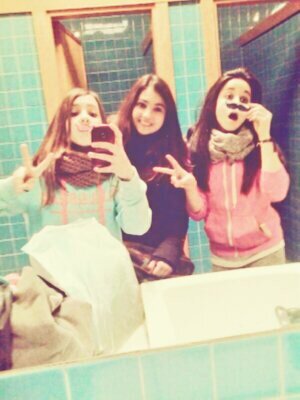 sorayasm18's profile picture. ~Desde el 2000 dando gerra .