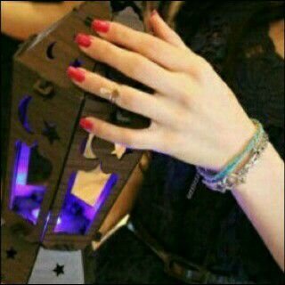 ‏انا ابنه الرجل الذي  لم يراقبني يوما بل اعلمني كيف استشعر مراقبه الله لي -//       الخاص ممنوع //