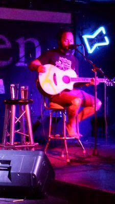 singer songwriter guitarist  love traveling,family and friends!!! music=life