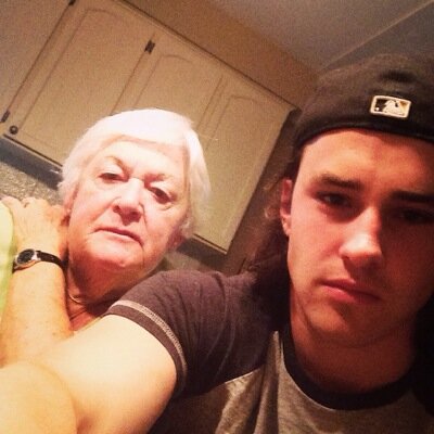 THEchoma's profile picture. I like you