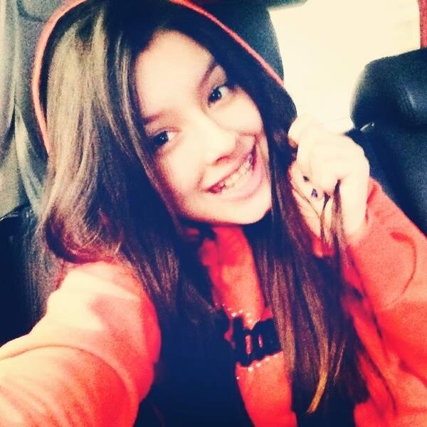 Porfavor Podem Seguir Nosso Twitter Obrigado :)
